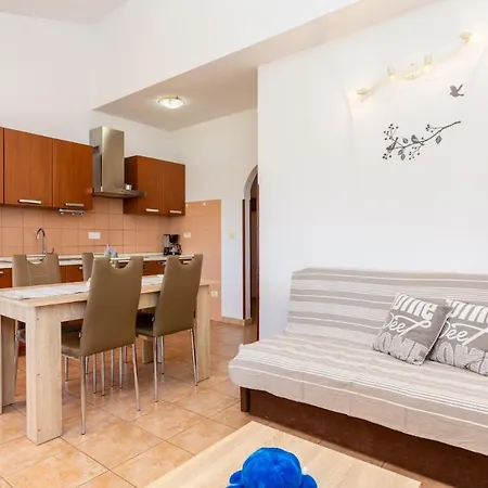 Nika 2002 Apartment Medulin